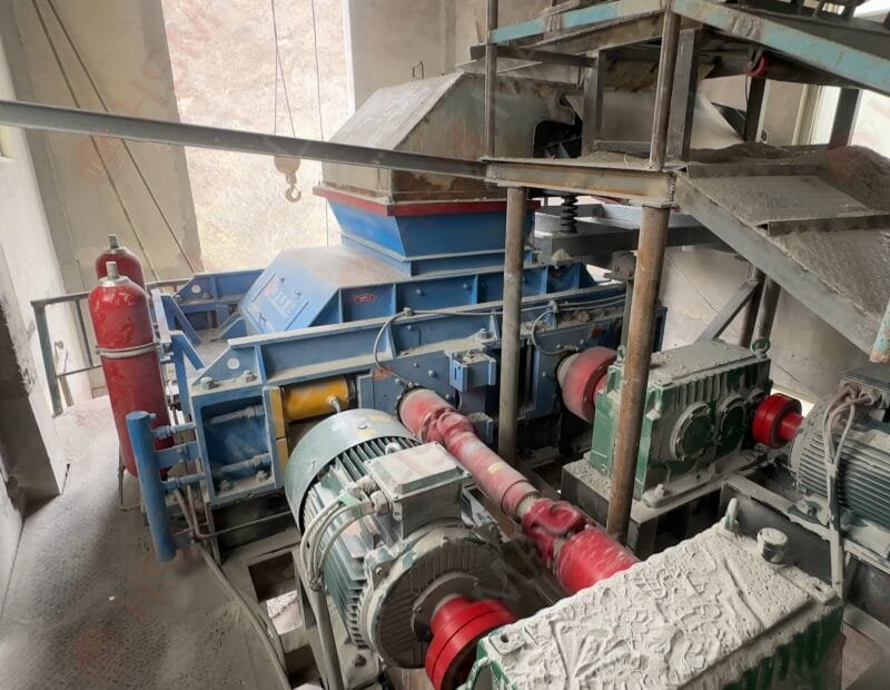 Hydraulic Roll Crusher at a Gold Mine Production Site Hydraulic Roll Crusher at a Gold Mine Production Site