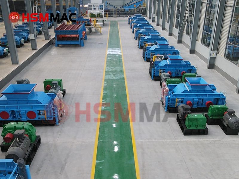 Huashengming Heavy Industry's Double-Roll Crusher Finished Products Workshop Huashengming Heavy Industry's Double-Roll Crusher Finished Products Workshop