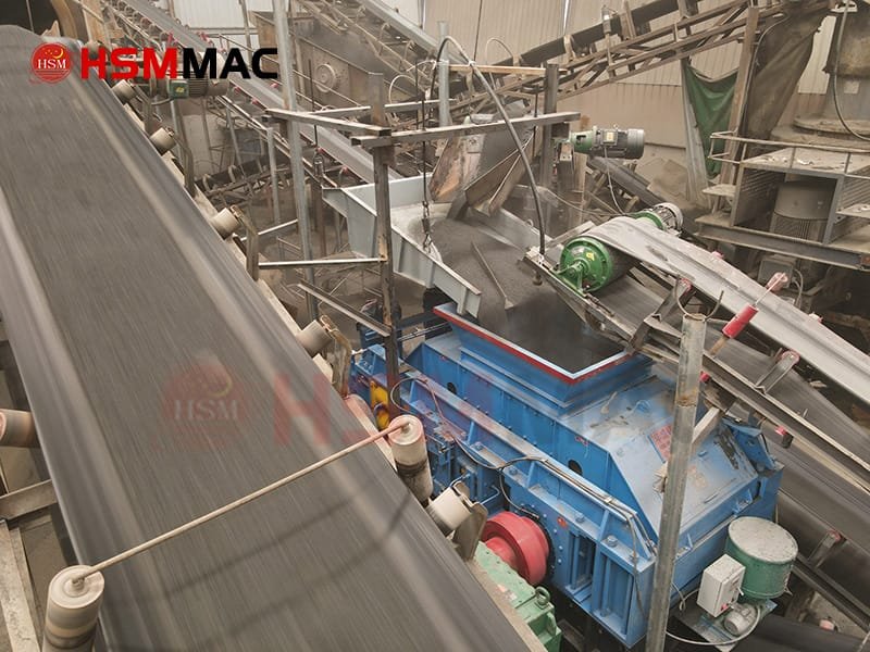 HSM Double Roll Crusher Operating in a Gold Ore Beneficiation Plant